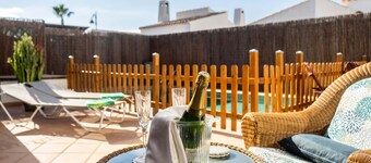 Luxury Private Villa 10 mins from airport and 20 mins from the beach