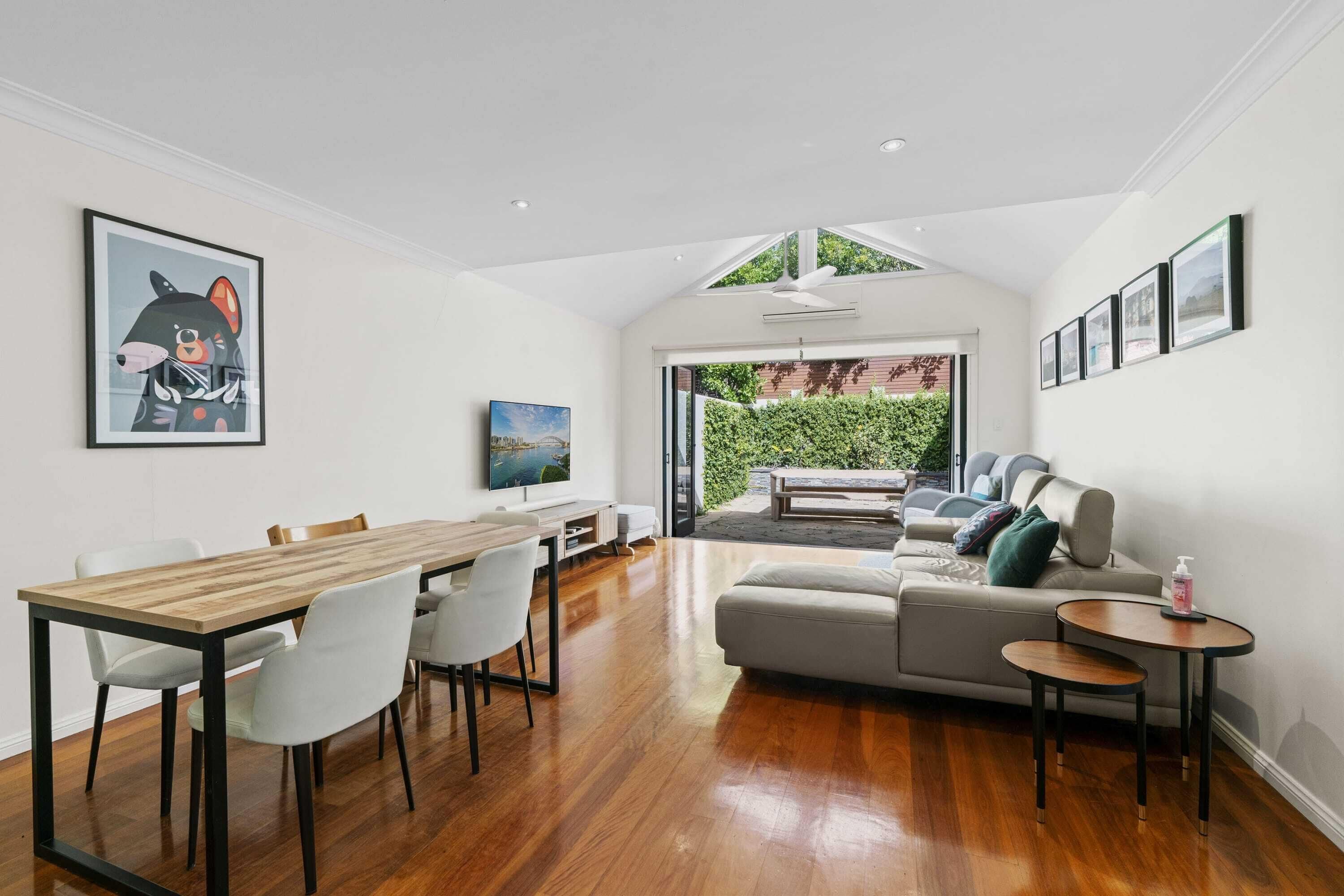 Bright modern home in great location close to City