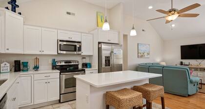 GaGa's Getaway: Quiet location, dog-Friendly, fire pit, 3-night min.