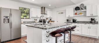 West Fork Pool and Hot Tub- 10 mins to Fay, Devils Den