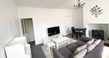 Propertyvison - Stylish 2-bedroom House