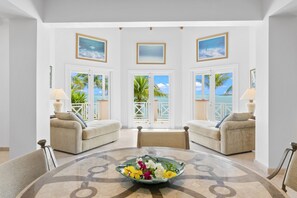 TV - ExumaOnTheRocks: Luxury Villa On its Own Private Peninsula (George Town)