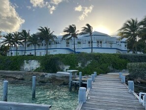 Exterior - ExumaOnTheRocks: Luxury Villa On its Own Private Peninsula (George Town)