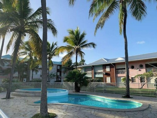 1 bedroom apartment, ground floor, 50 m from the beach, facing the swimming pool 