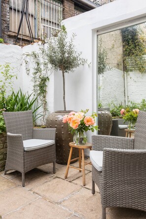 Terrace/patio - Keystone Crescent by onefinestay (London)