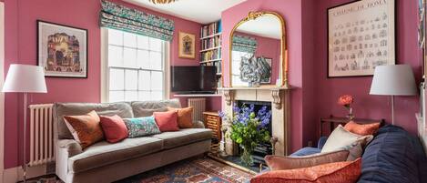 TV, fireplace, DVD player