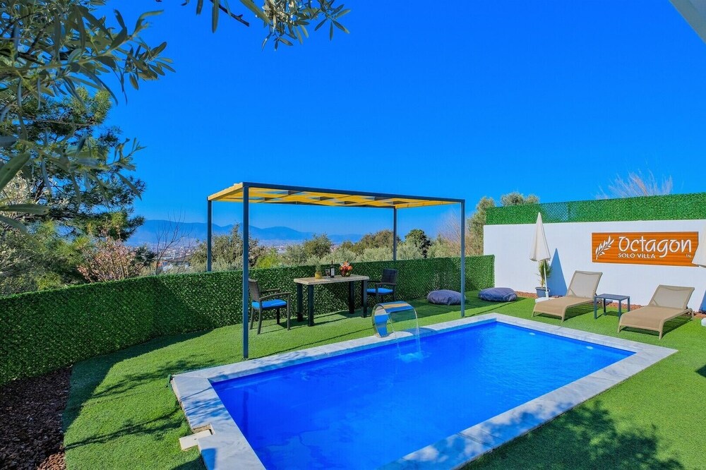 Luxury honeymoon villa with private pool and jacuzzi