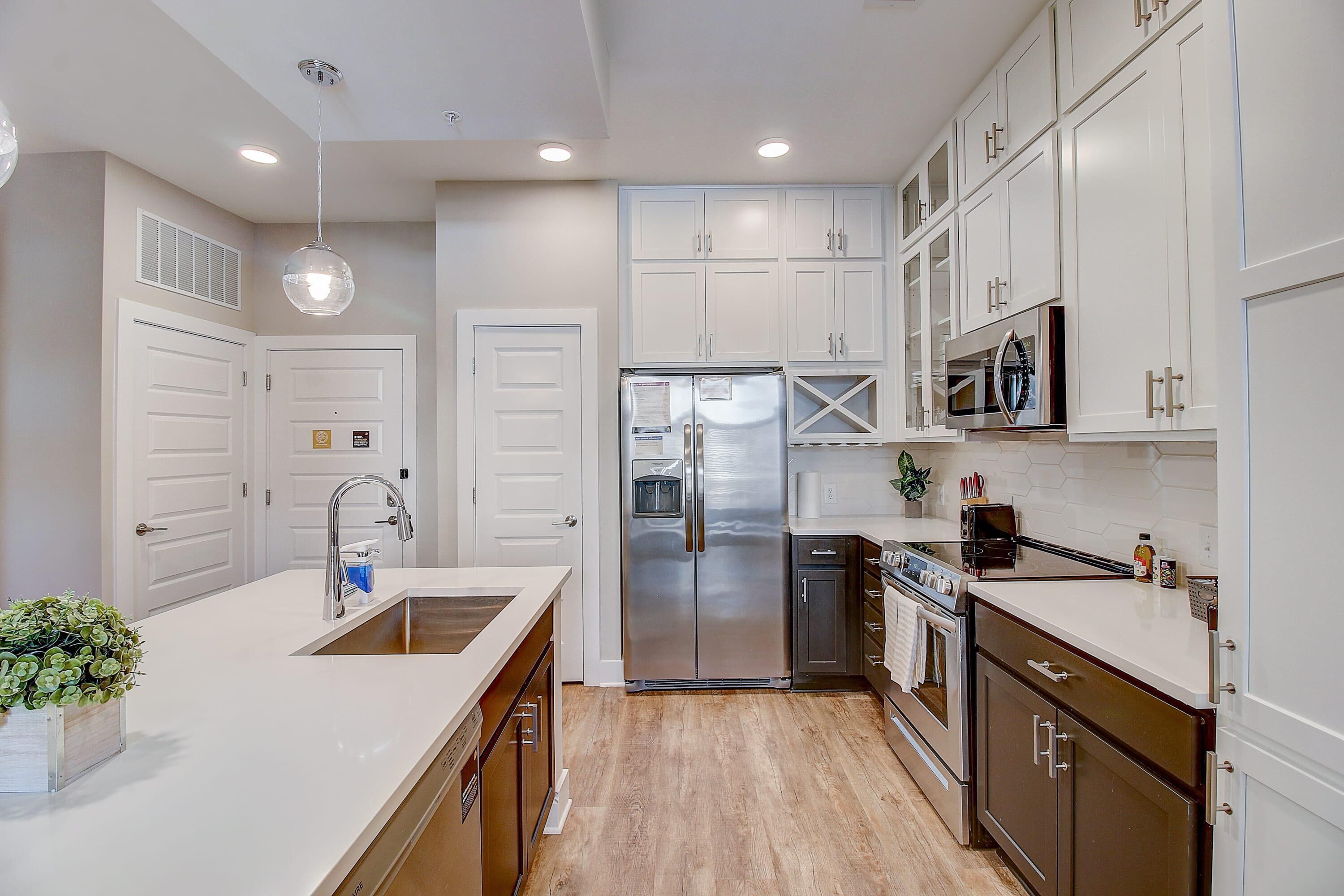 Frontdesk | 1 BR Apt near Truist Field