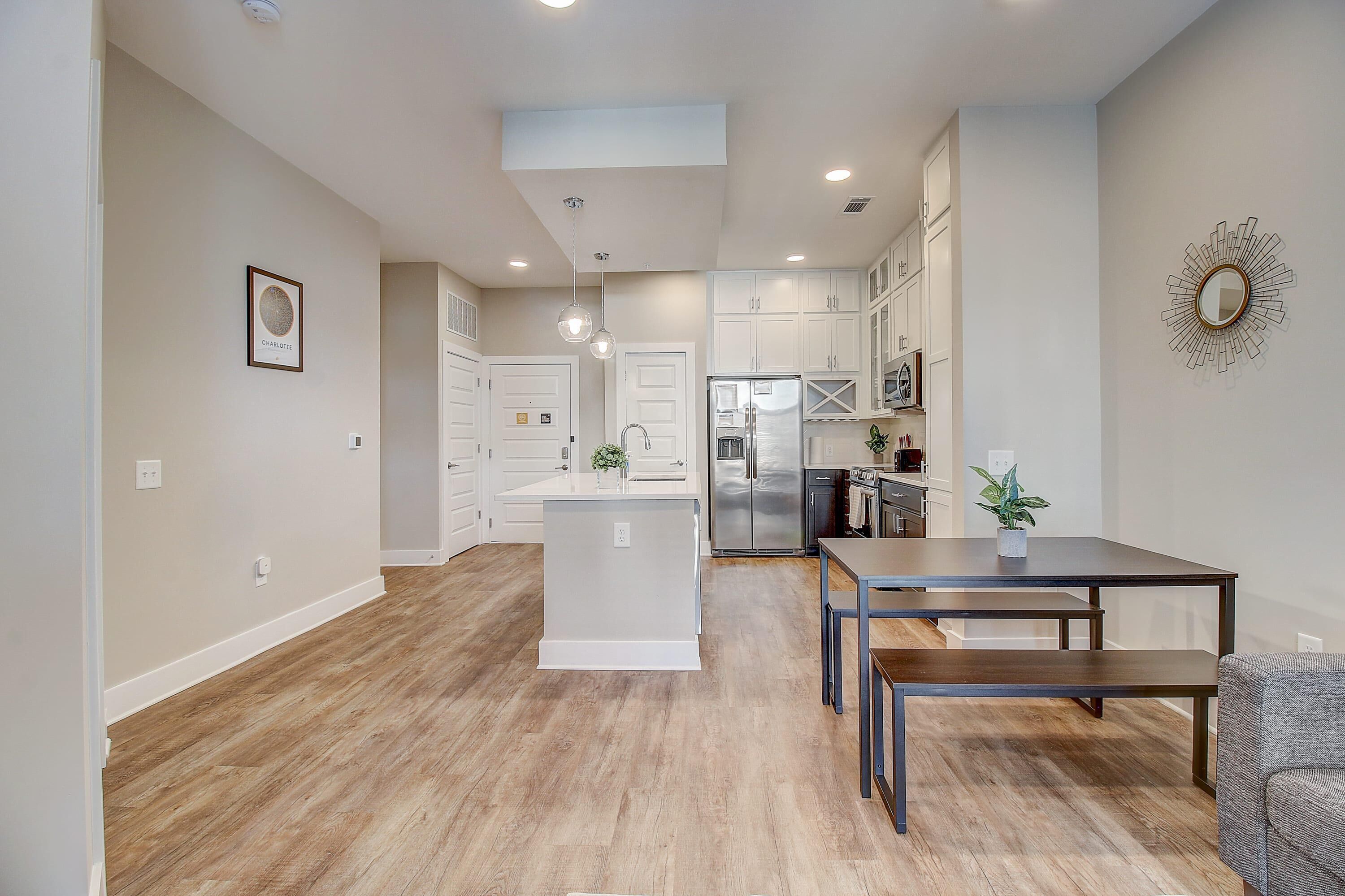 Frontdesk | 1 BR Apt near Truist Field