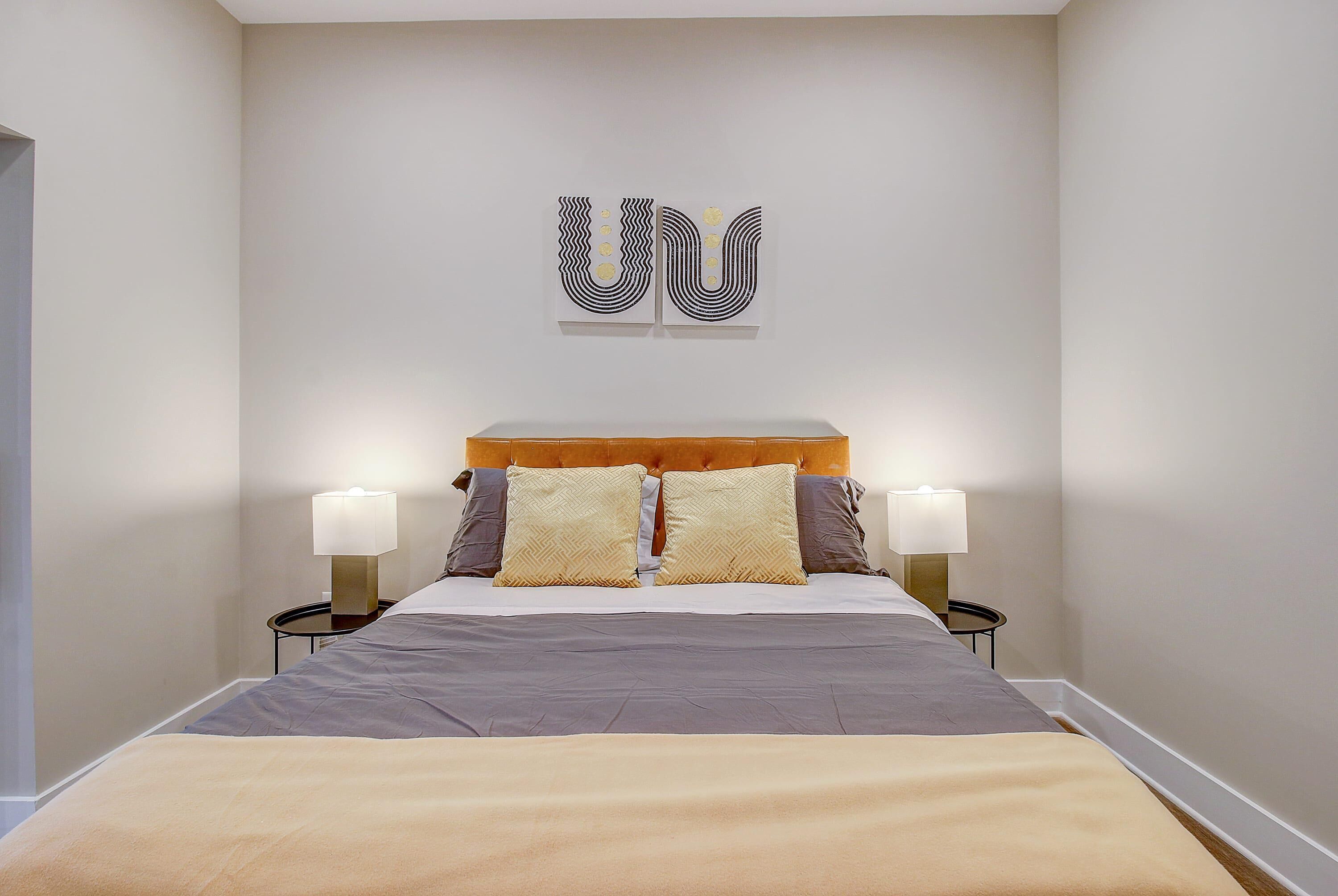 Frontdesk | 1 BR Apt near Bank of America Stadium