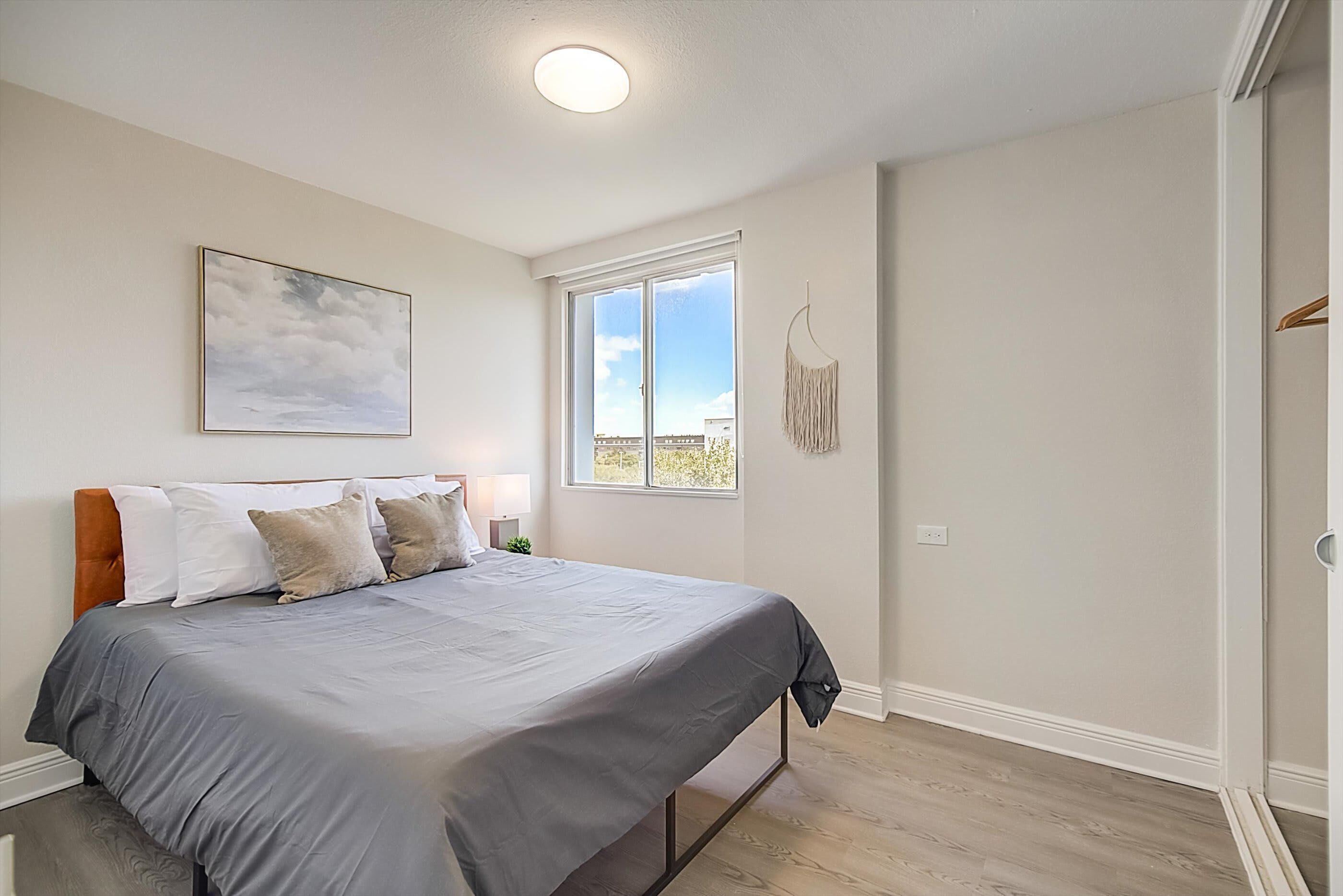 Frontdesk | 2 BR  Apt near Clam Bayou Nature Park