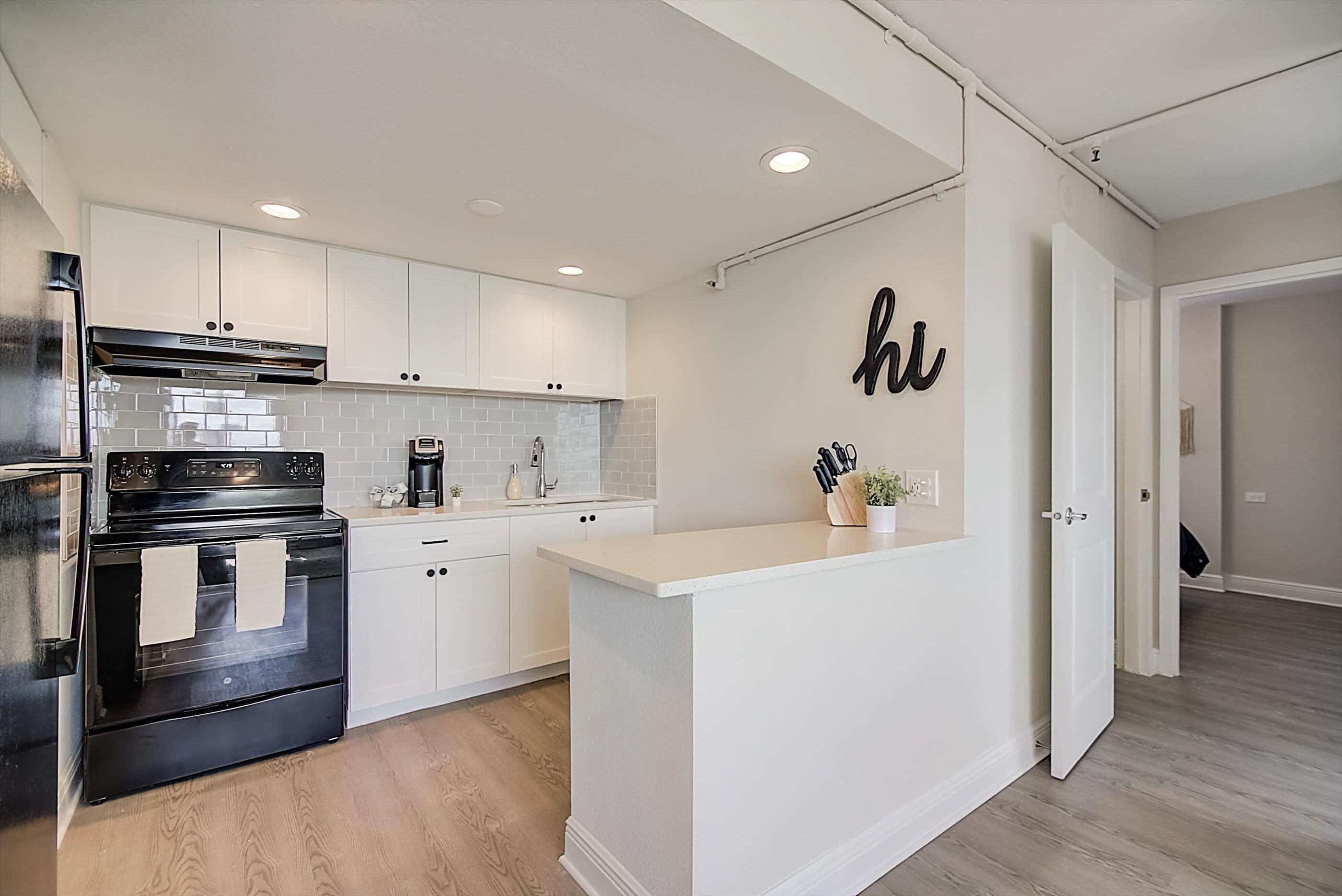 Frontdesk | 2 BR  Apt near Clam Bayou Nature Park