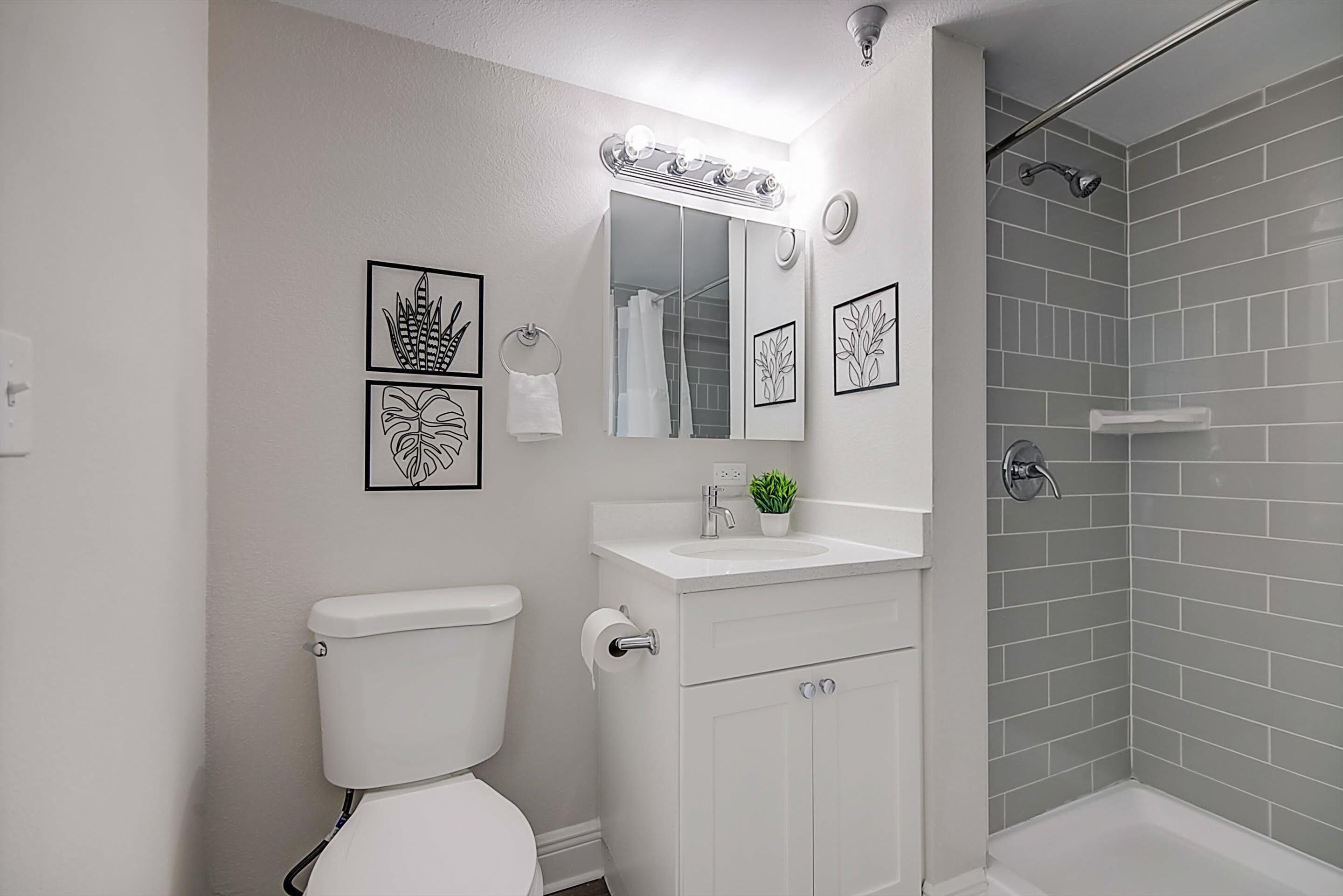 Frontdesk | Studio Apt near Tropicana Field