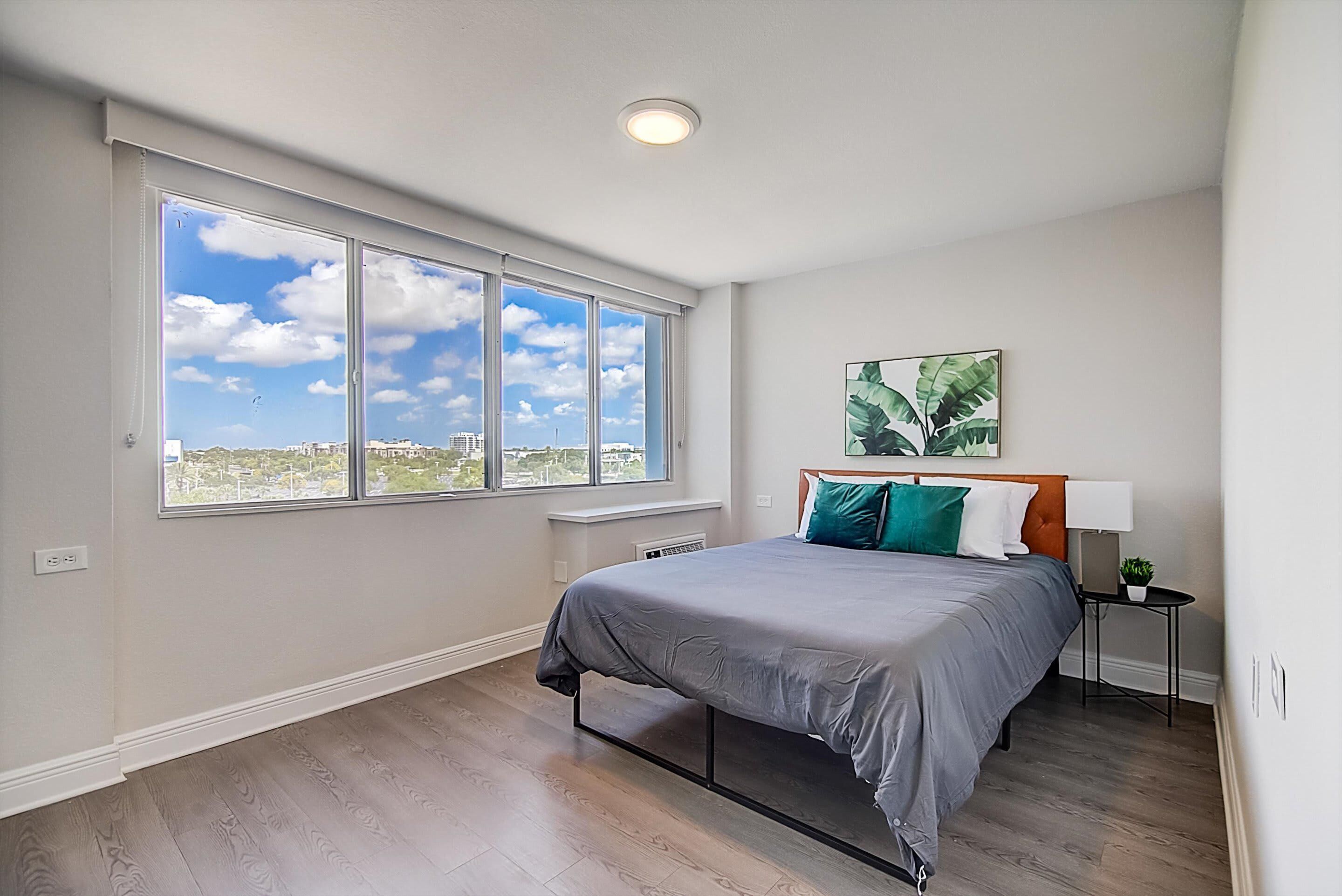 Frontdesk | 2 BR Apt near Vinoy Park