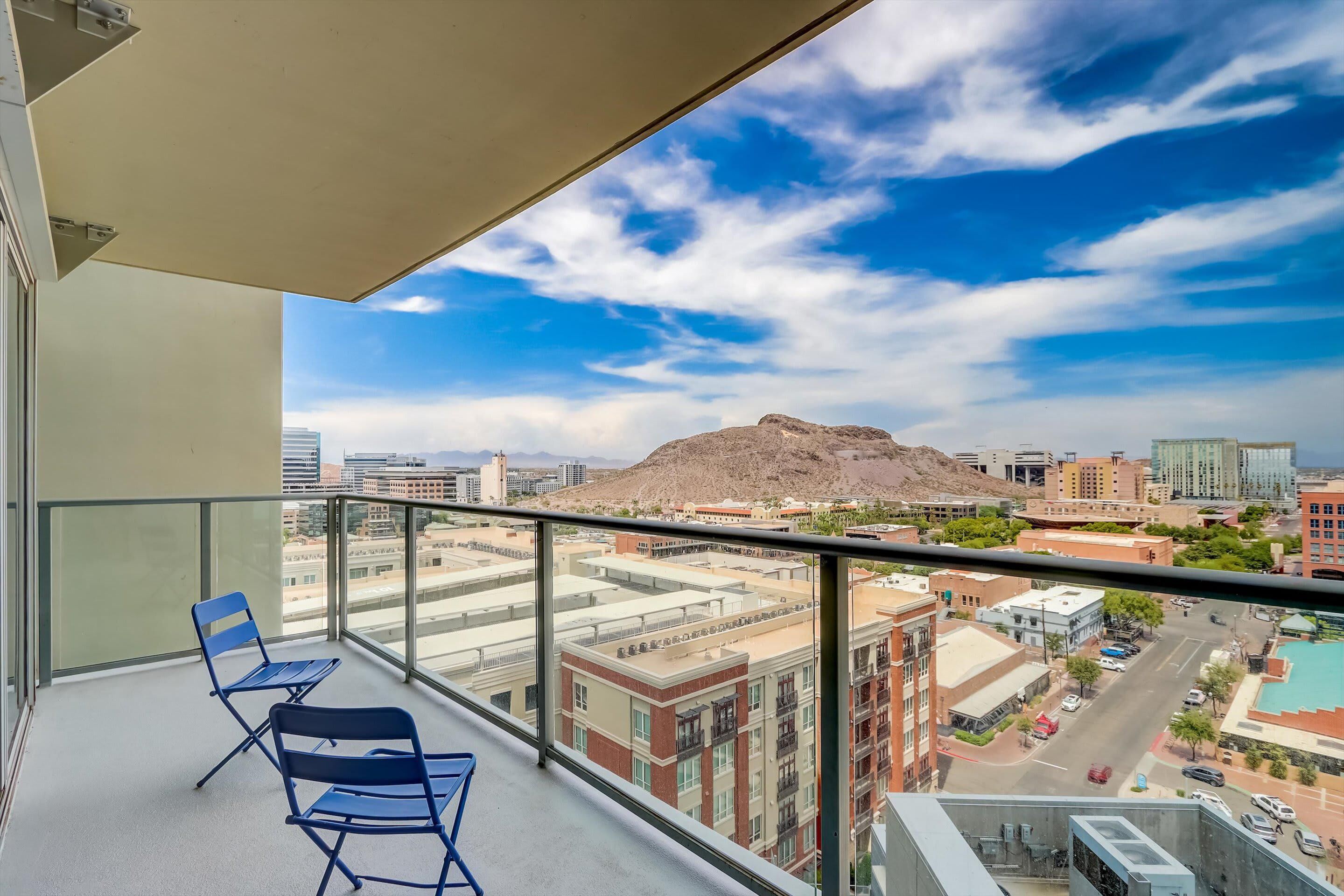 Frontdesk | 2 BR Apt near World of Illumination