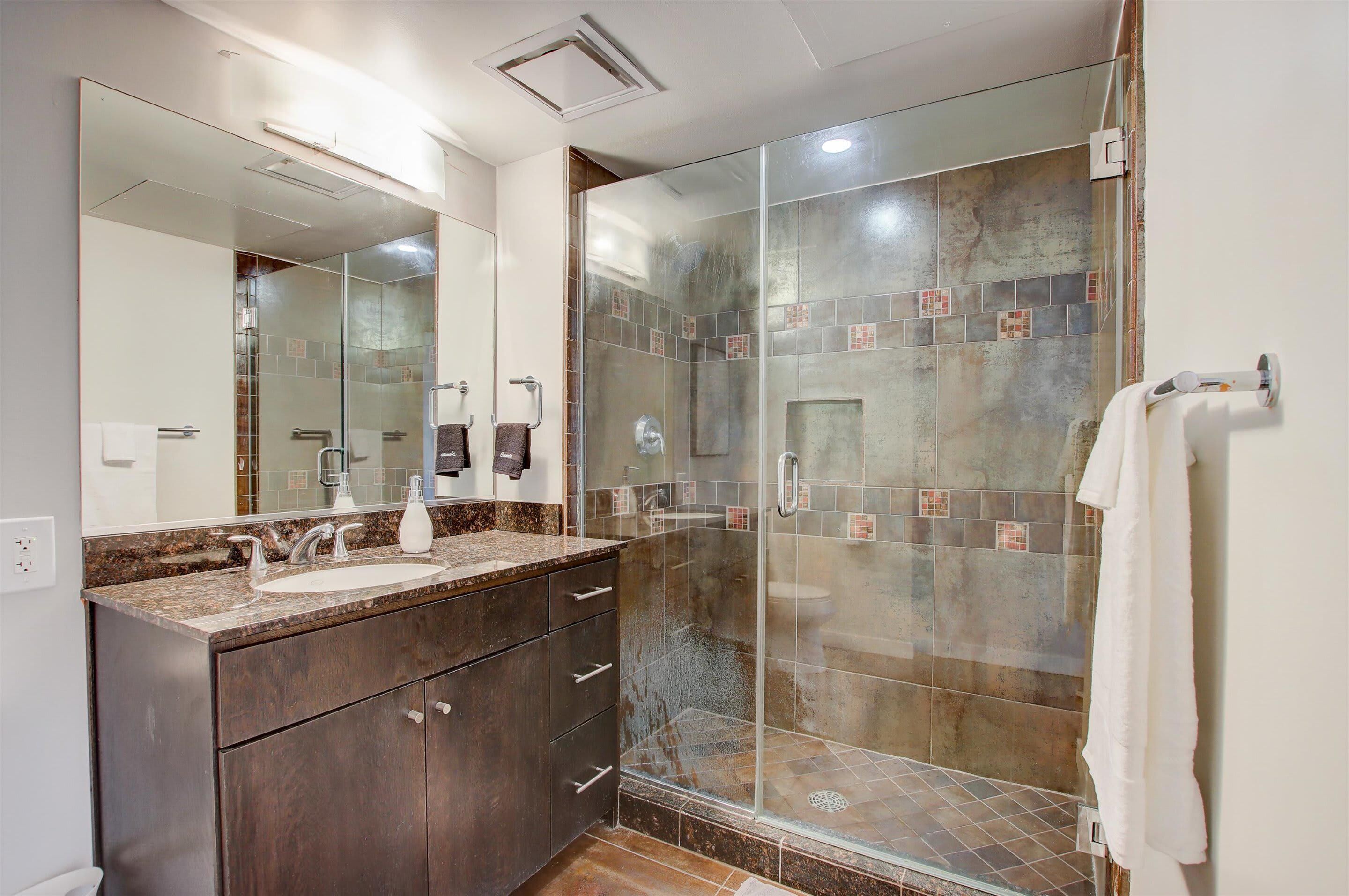 Frontdesk | 2 BR Apt near Desert Botanical Garden