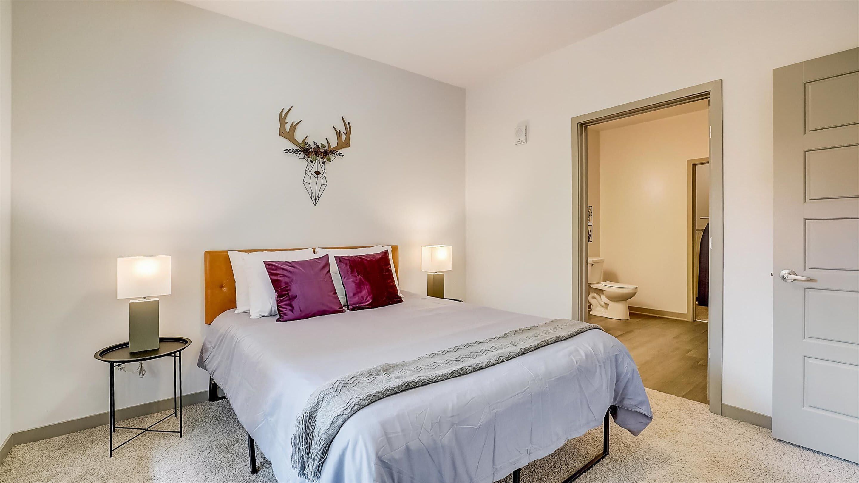 Frontdesk | 1 BR Apt close to Legion Field Stadium