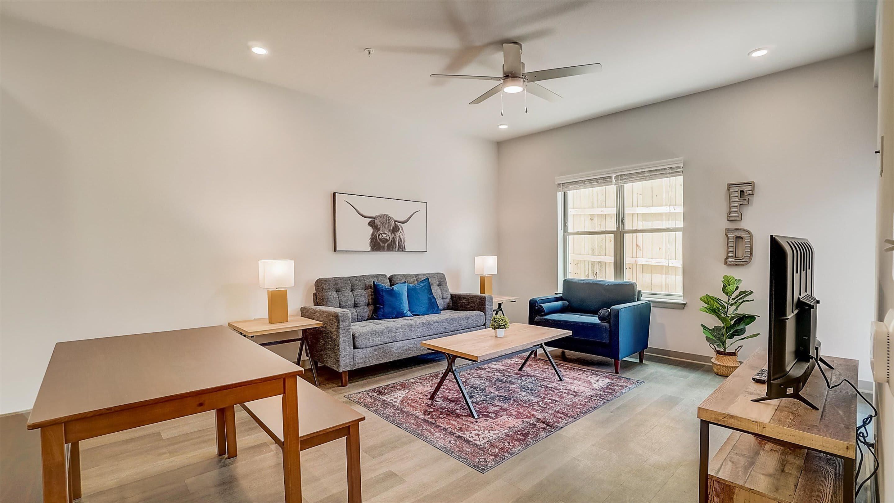 Frontdesk | 1 BR Apt close to Legion Field Stadium