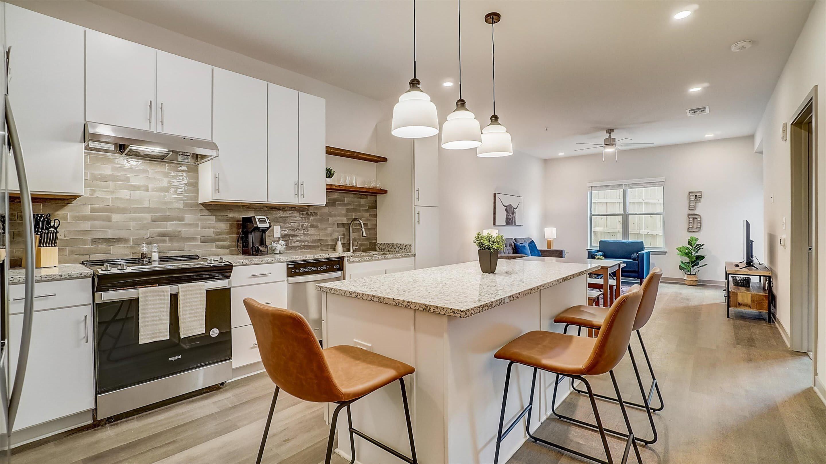 Frontdesk | 1 BR Apt close to Legion Field Stadium