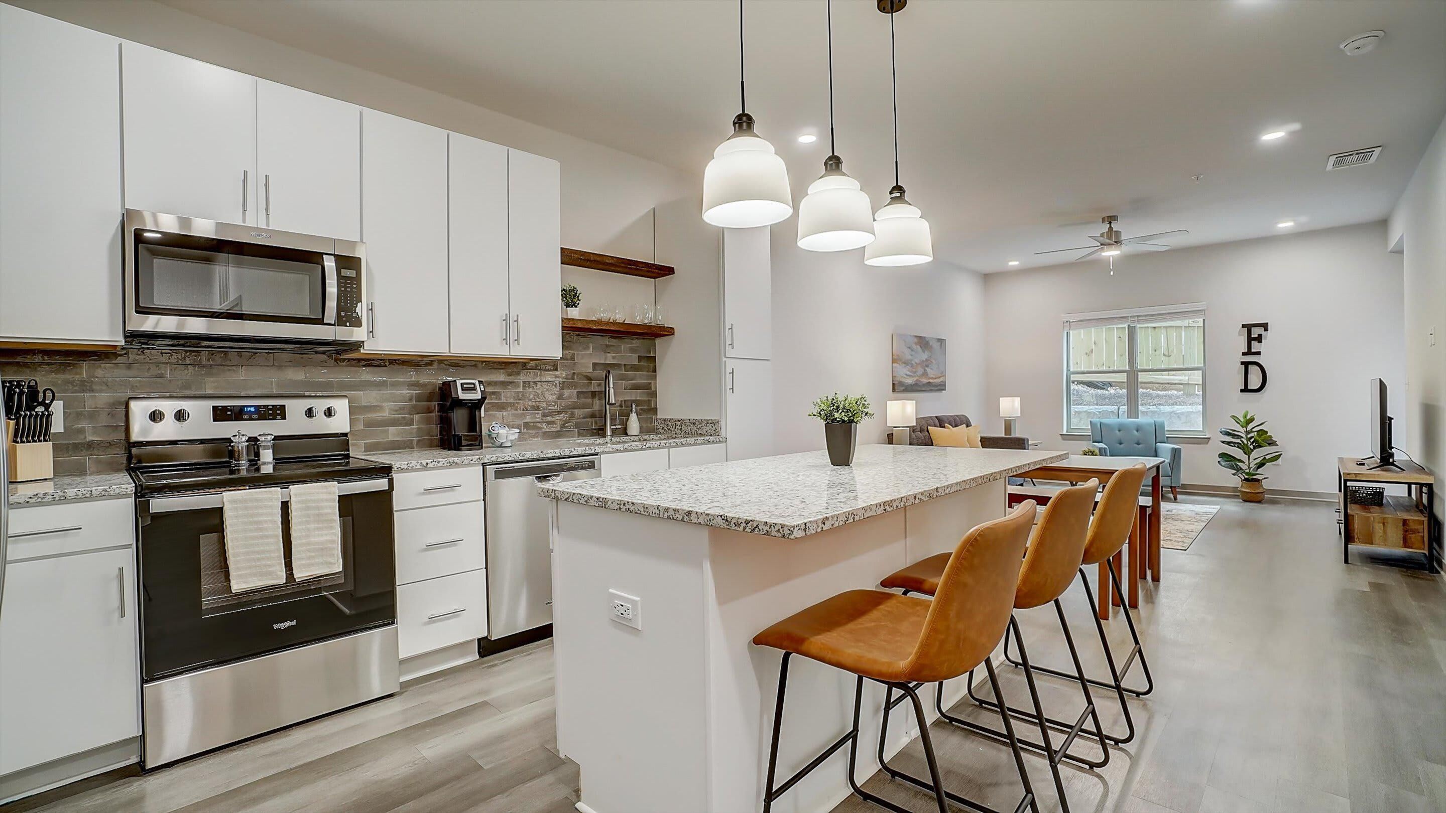 Frontdesk | 1 BR Apt near Vulcan Museum