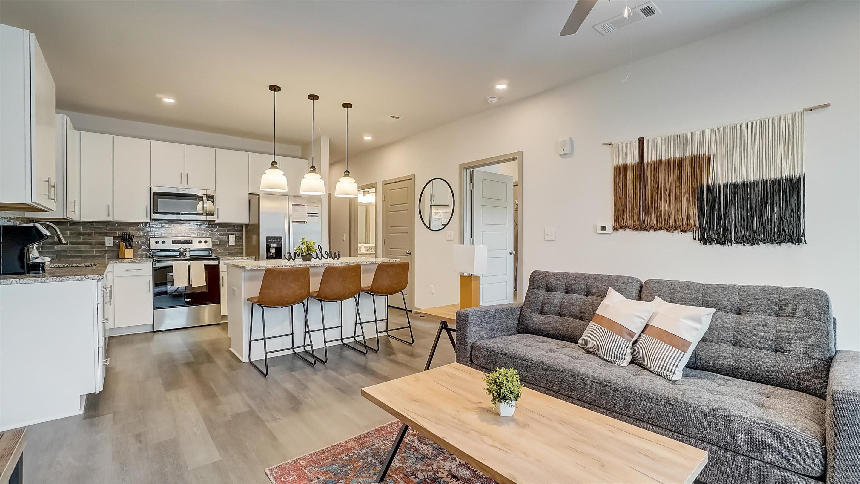 Frontdesk | 1 BR Apt near Vulcan Park