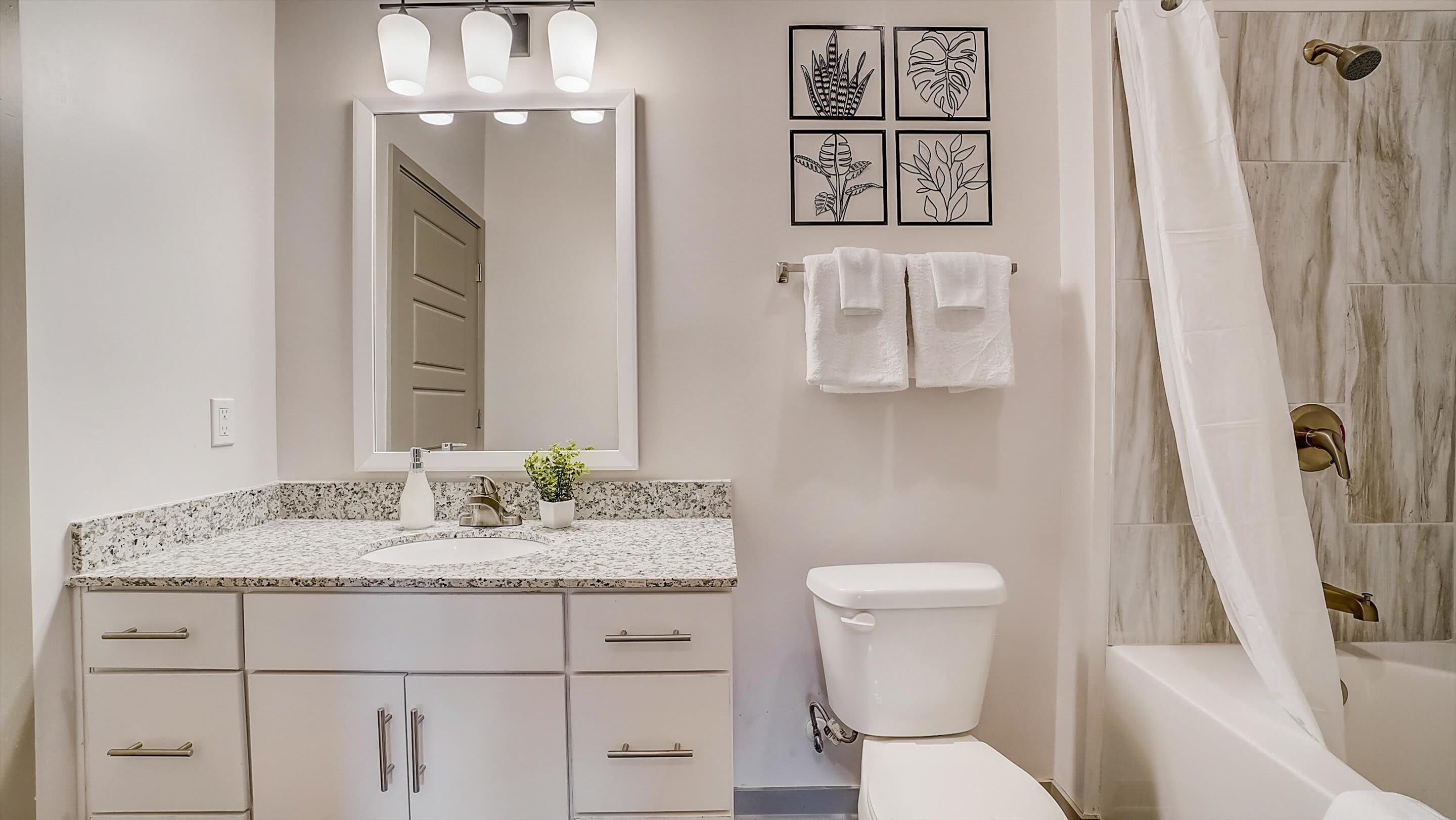 Frontdesk | 1 BR Apt near Botanical Gardens