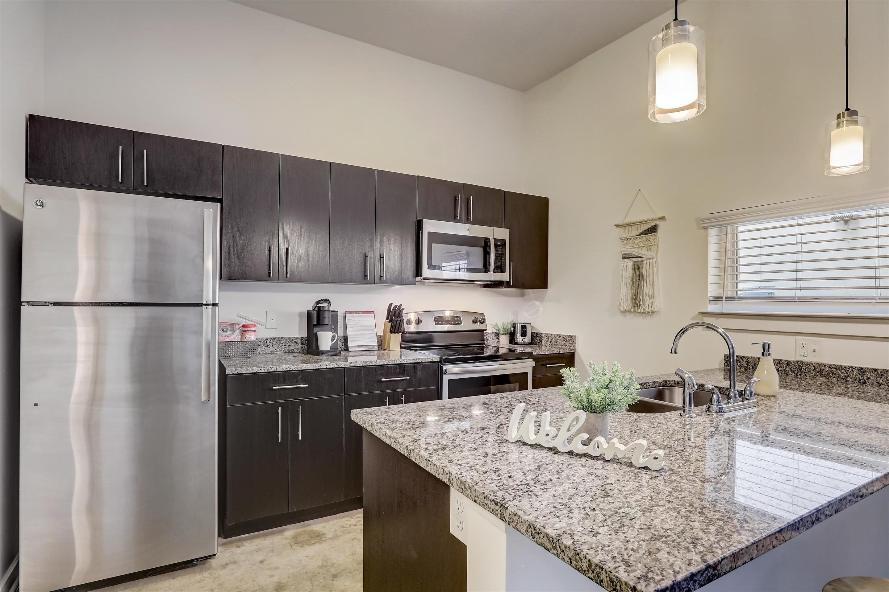 Frontdesk | 1 BR Apt near Berkley Riverfront