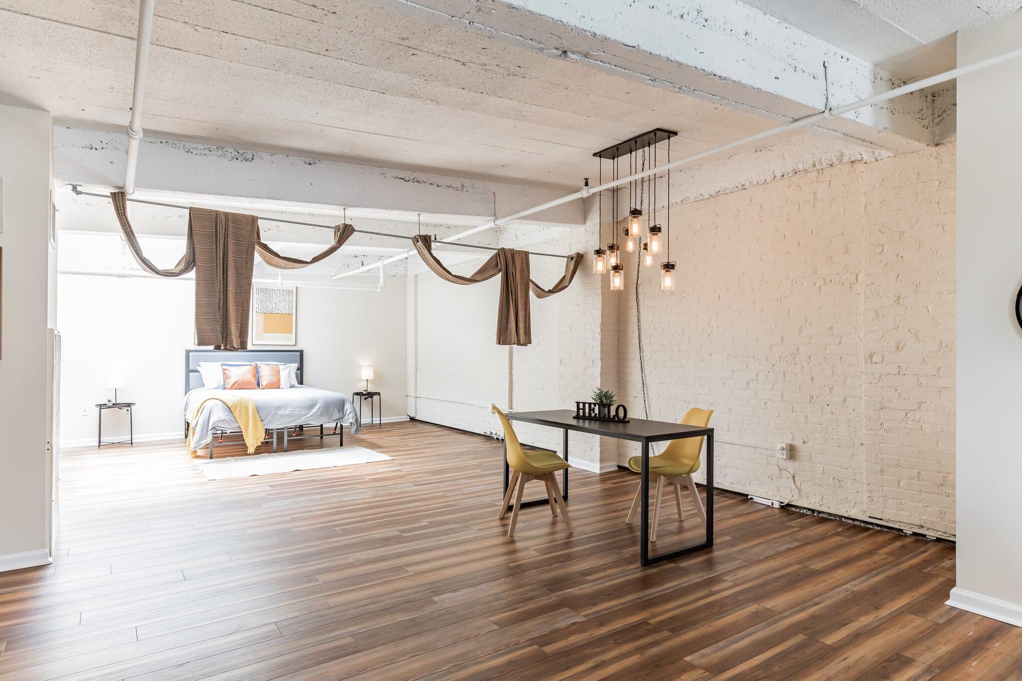 Frontdesk | 1 BR Apt near Penn's Landing