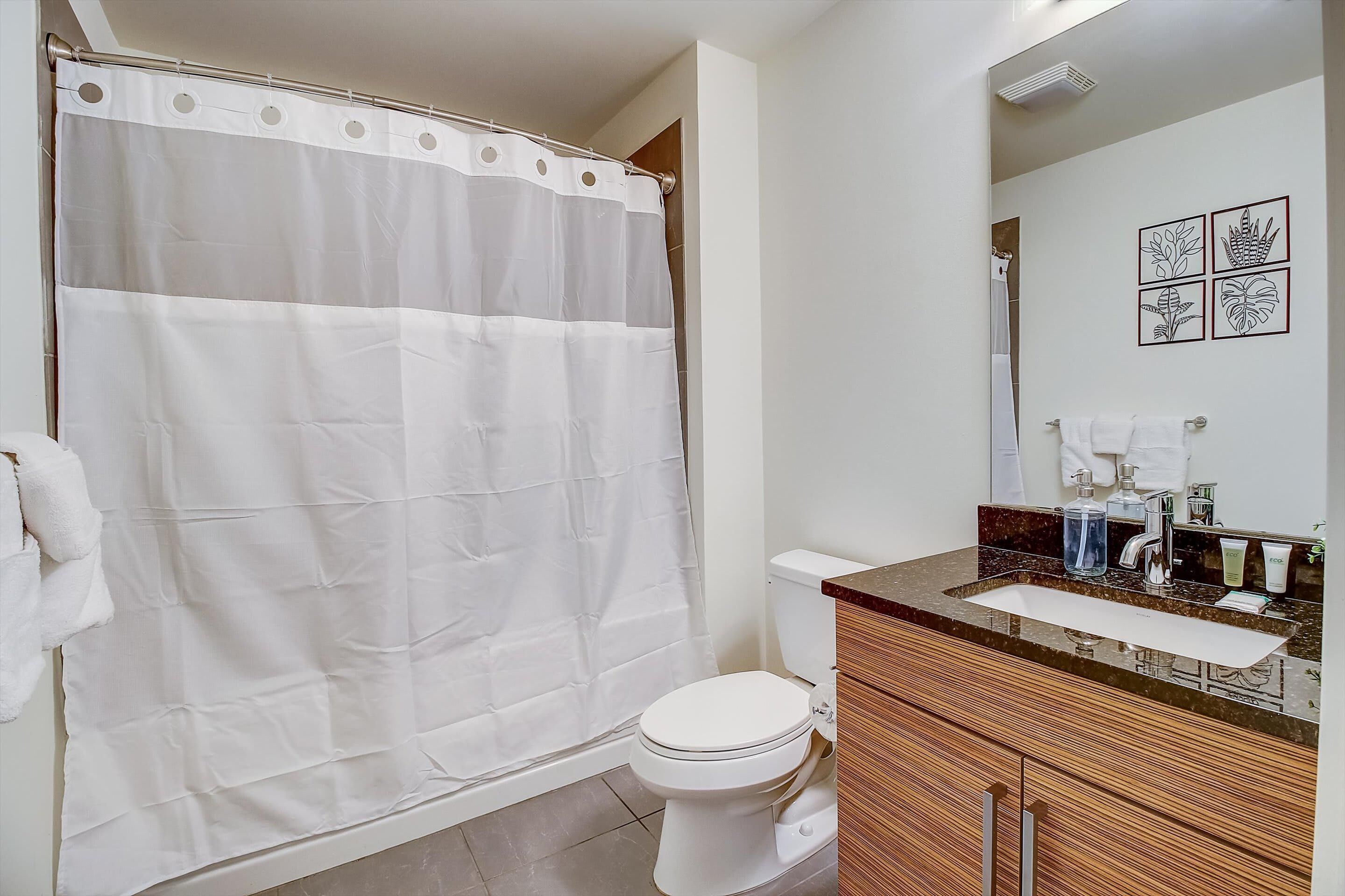 Frontdesk | Studio Apt near NASCAR Hall of Fame