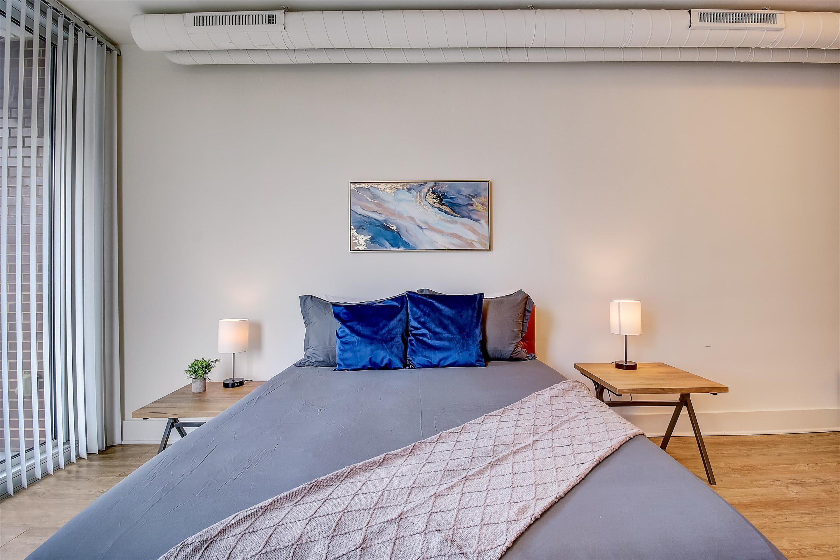 Frontdesk | Studio Apt near NASCAR Hall of Fame