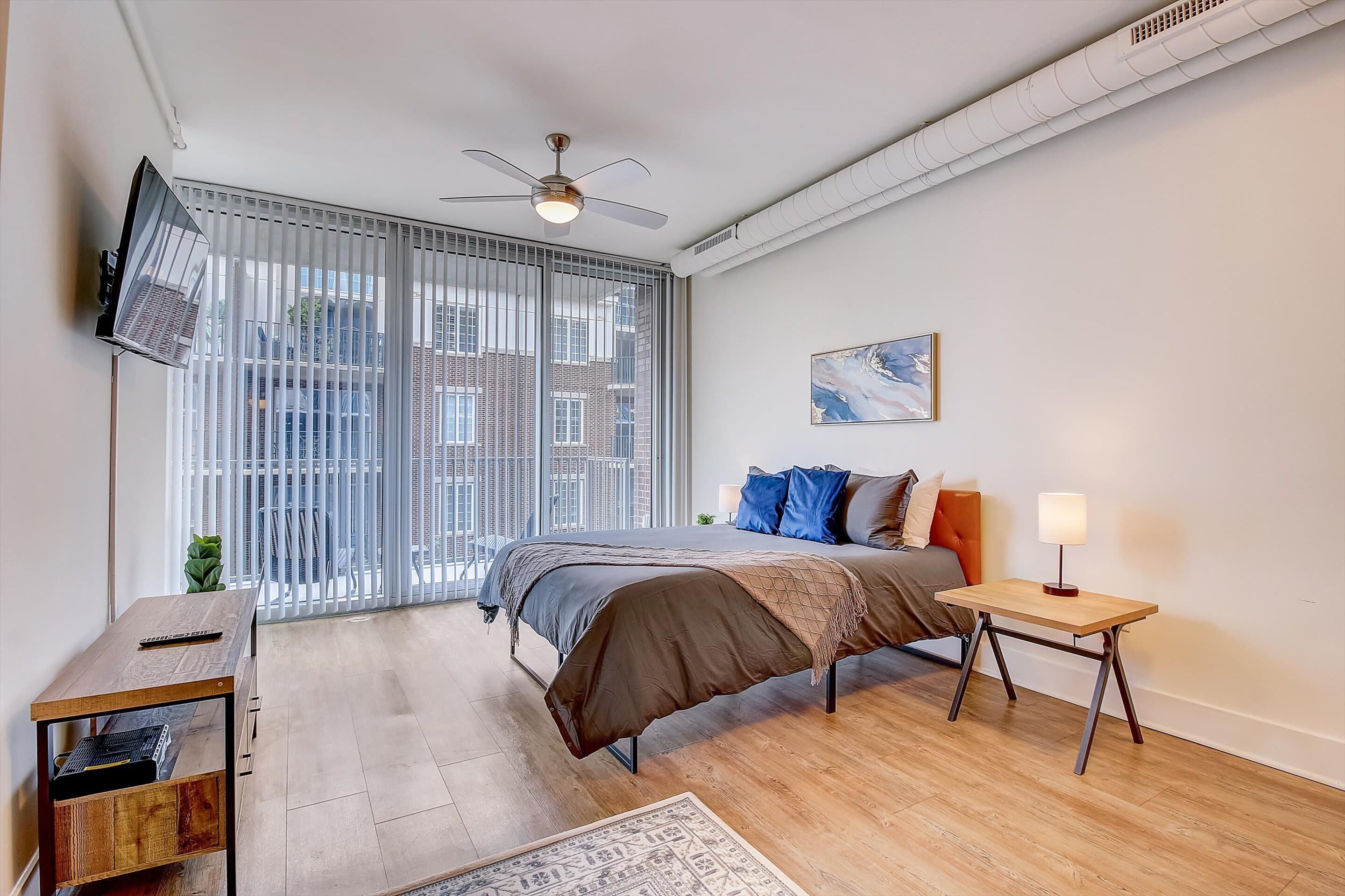 Frontdesk | Studio Apt near NASCAR Hall of Fame