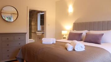 5 bedrooms, individually decorated, individually furnished, free WiFi