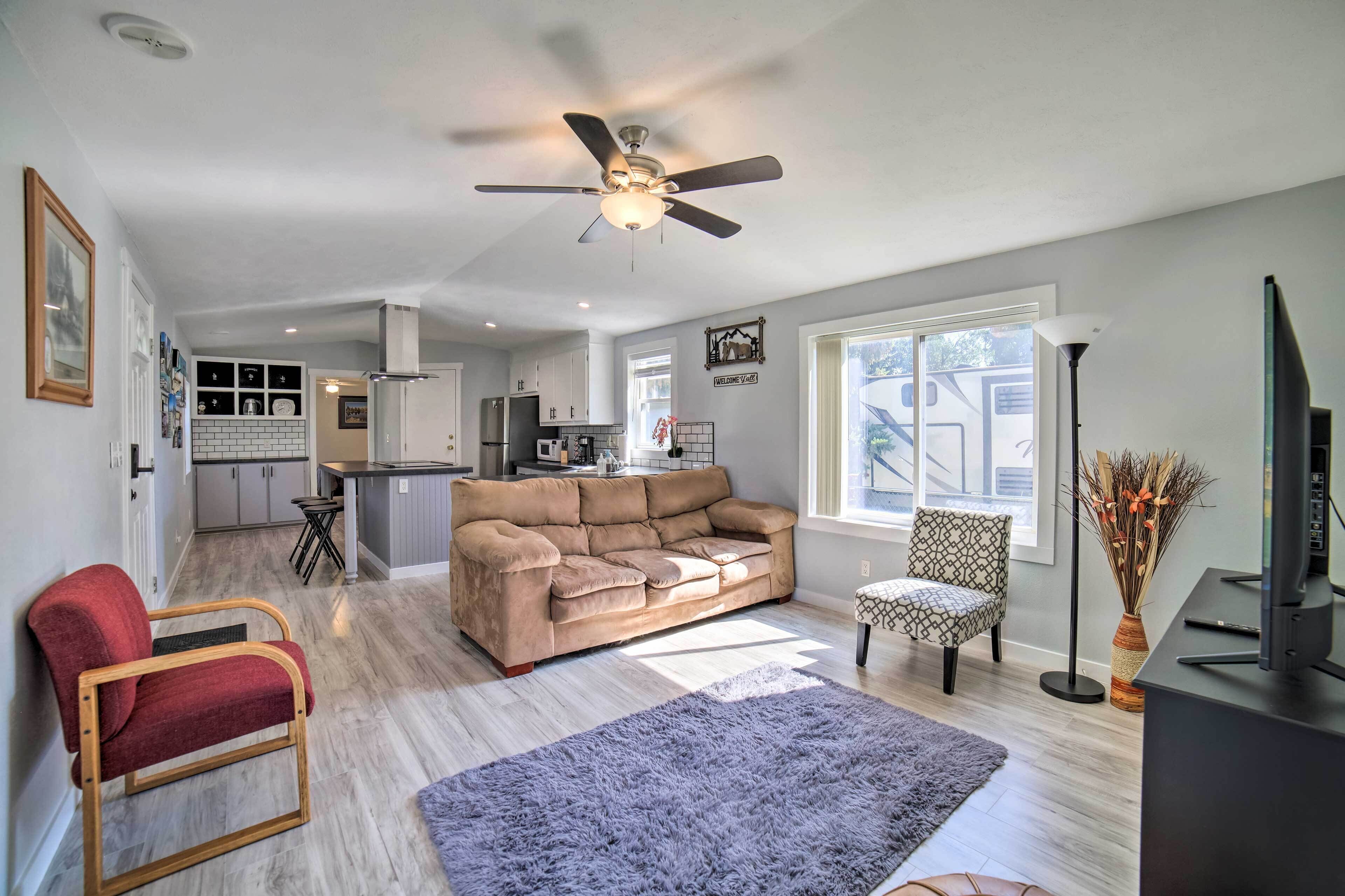 Cozy Ashton Abode w/ Yard - Near Park &amp; Pool!