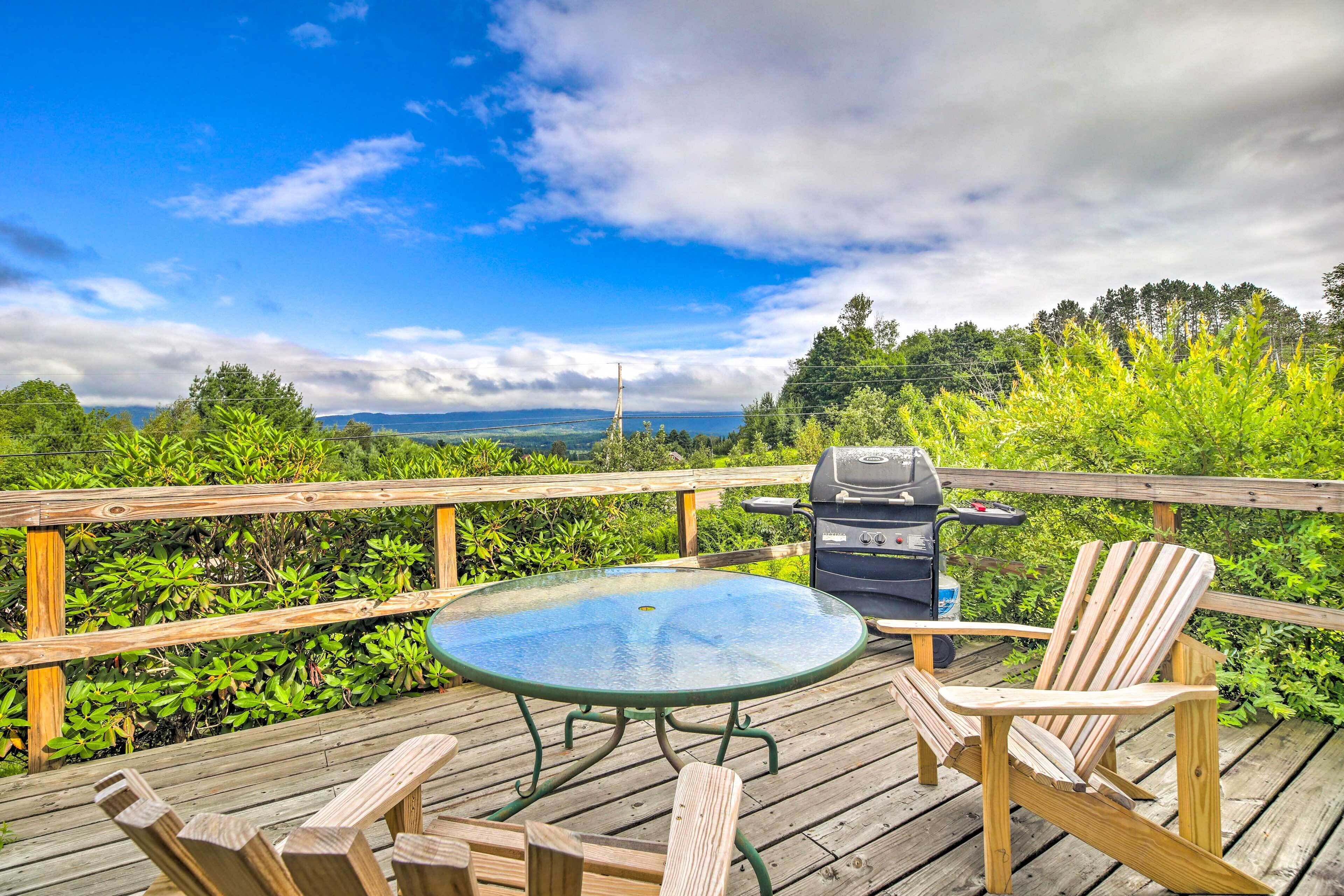 Secluded Mountainside Home ~ 13 Mi to Skiing!