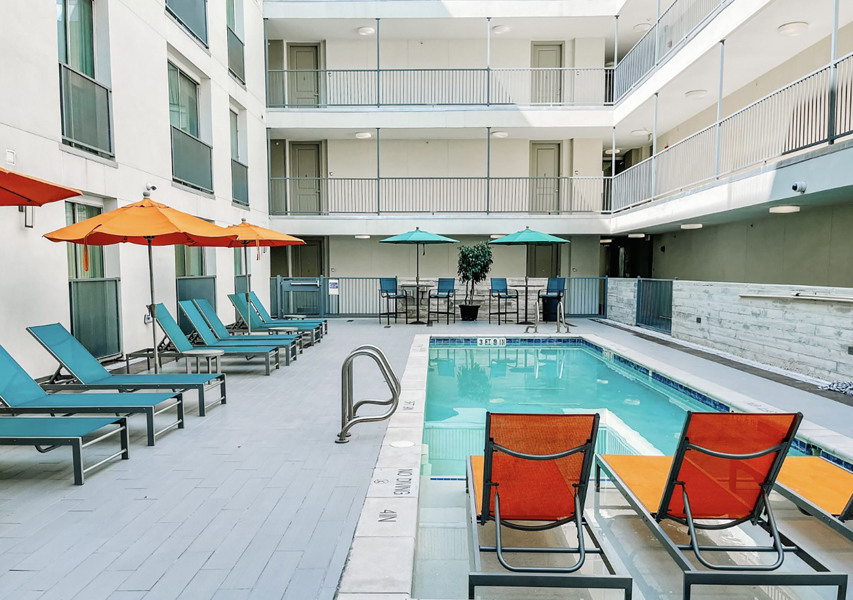 Frontdesk | 1 BR close to Texas Capitol