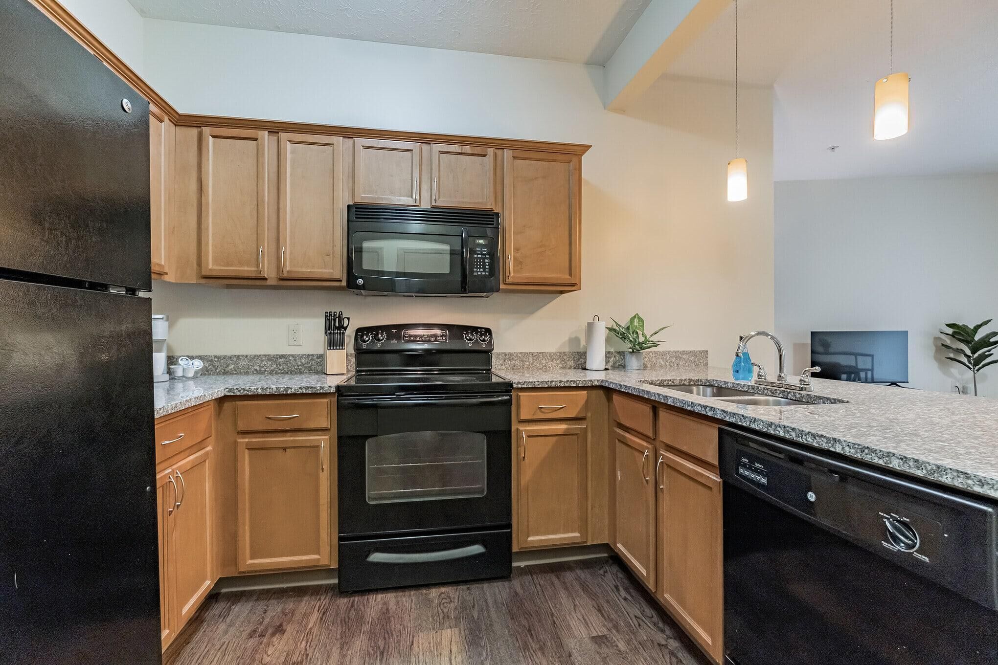 Frontdesk | 1 BR Apt close to the National Aviary