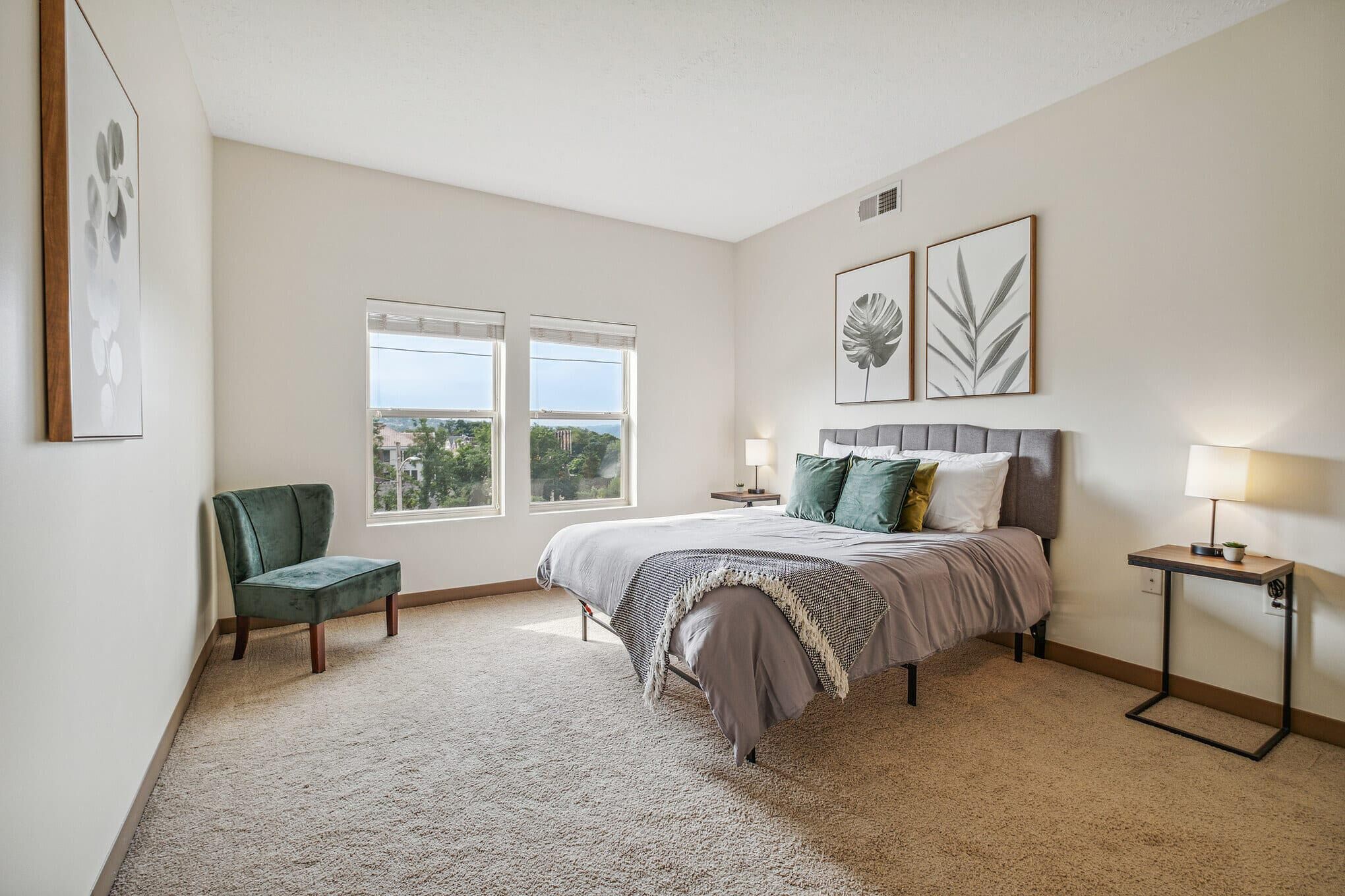 Frontdesk | 1 BR Apt near Phipps Conservatory