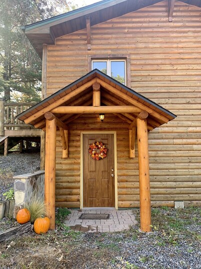 Luxury Cabin by Castle Rock Lake/Wisconsin Dells!!