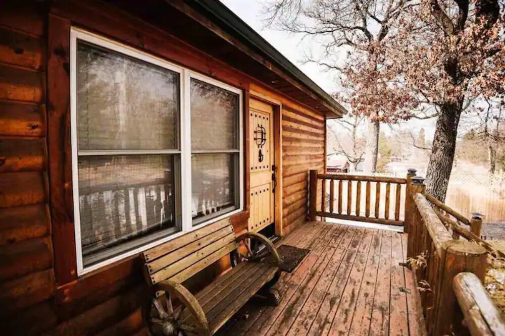 Luxury Cabin by Castle Rock Lake/Wisconsin Dells!!