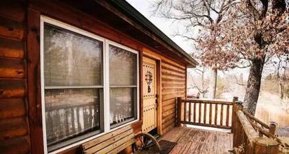 Luxury Cabin by Castle Rock Lake/Wisconsin Dells!!