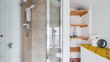 Shower, towels