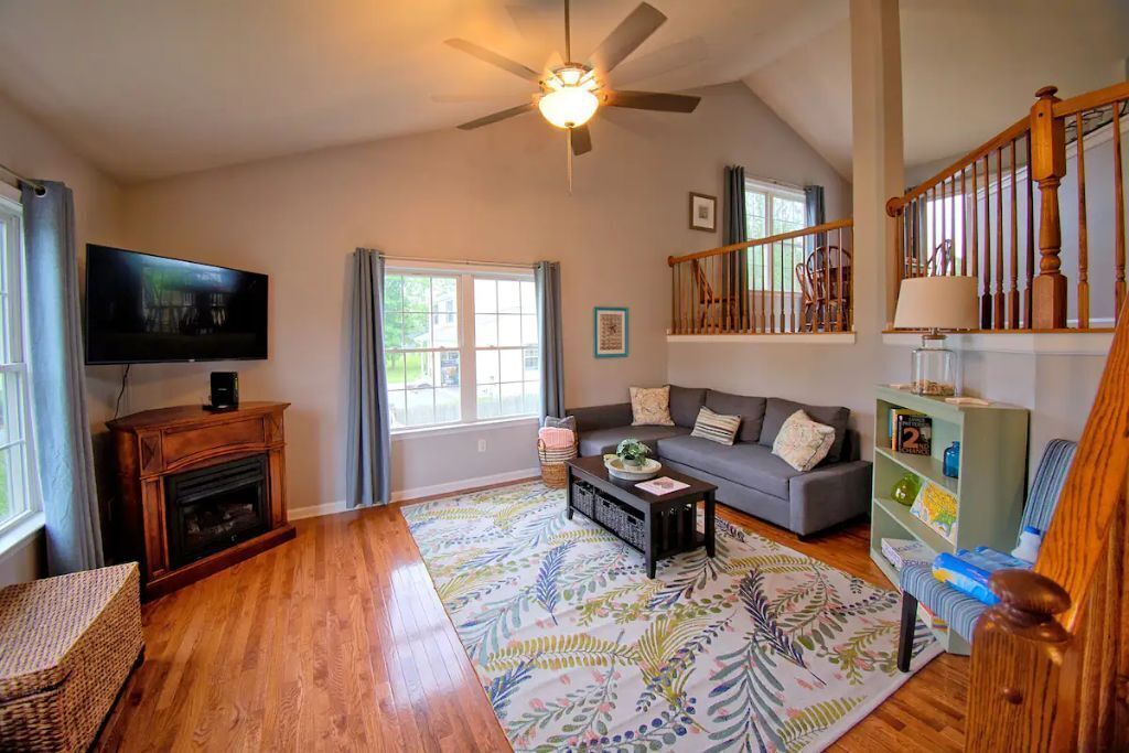 Relax on Kent Island in 3 Bedroom Home w/Waterview