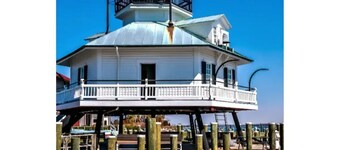 Relax on Kent Island in a 4 Bedroom Home w/Waterview!