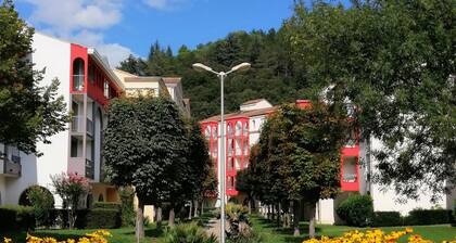 Studio RDC pour curistes ou vacanciers avec parking et wifi Ă Lamalou les Bains