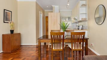 Classic Apartment | In-room dining