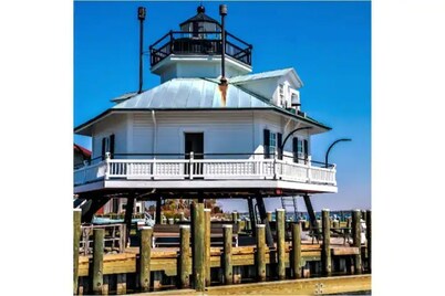 Charming Coastal/Country Home w/3 Acres & Sauna!