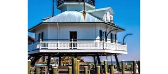 Charming Coastal/Country Home w/3 Acres & Sauna!