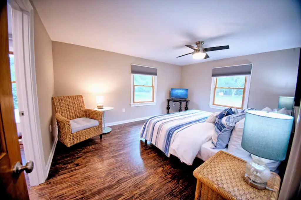 ❤️Charming Coastal/Country Home w/3 Acres & Sauna!❤️