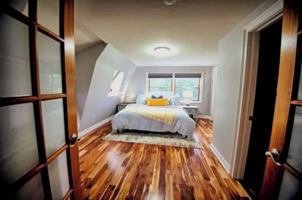 4 bedrooms, desk, iron/ironing board, free WiFi