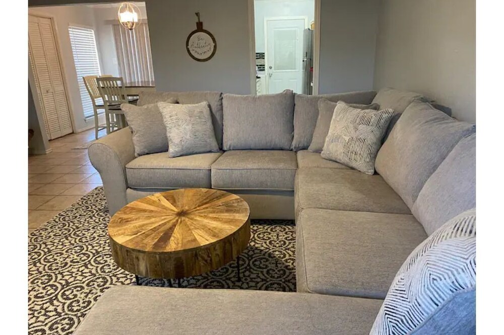 Lovely 2 bed Condo with pool near Lake Ray Hubbard